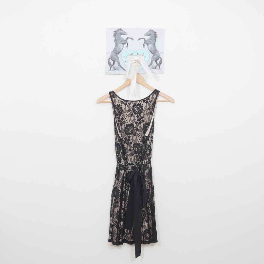 Express black + nude sleeveless lace short dress - Picture 2 of 8